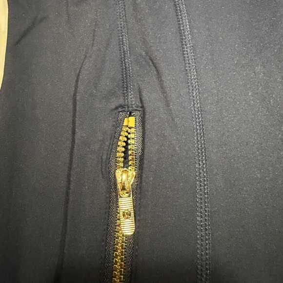 Lulu lemon Women's Black Define Jacket with Gold Zipper size 10 - Picture 3 of 5